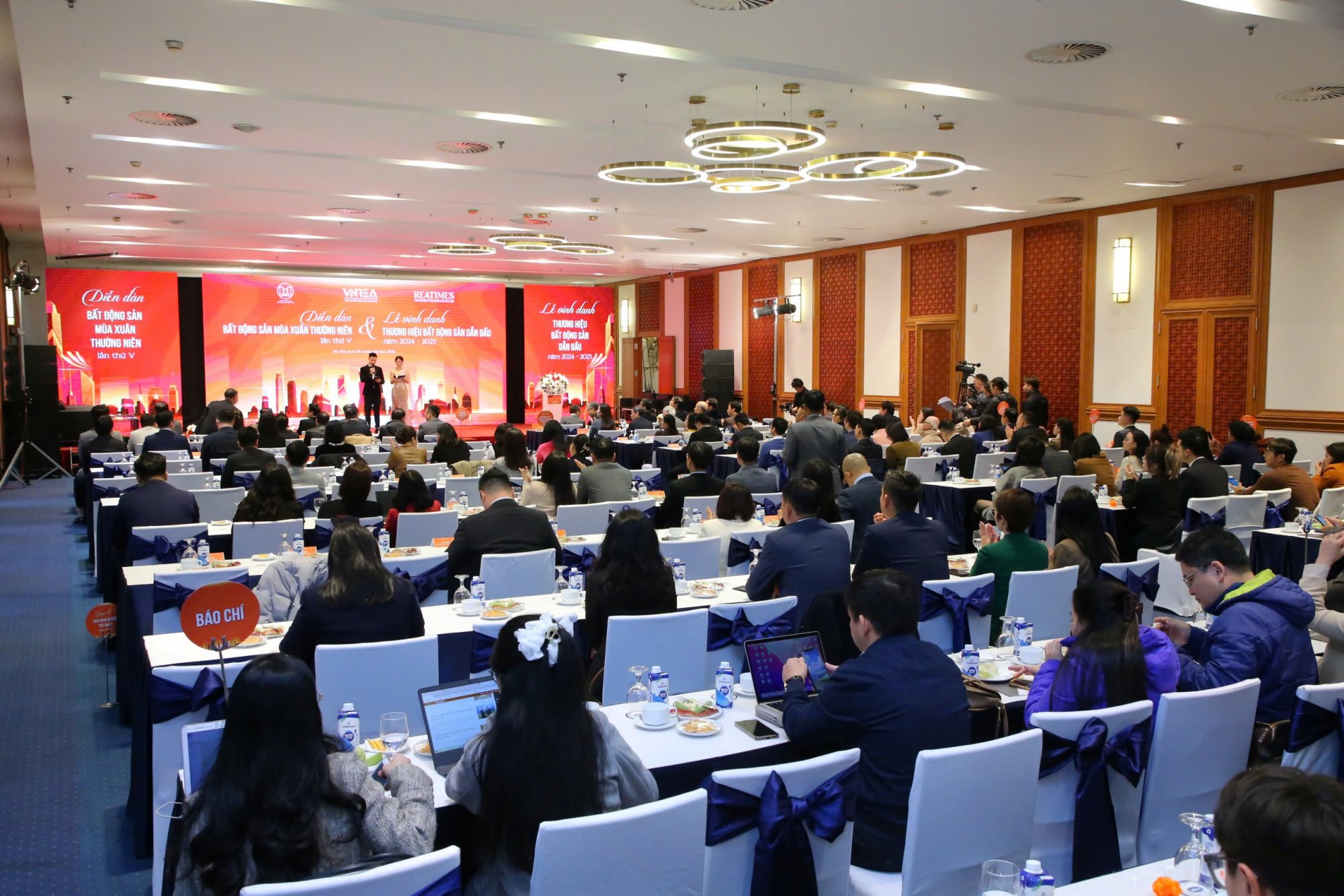 z6334404820527_49063be02e75cfc6dbb0840b21828ce1