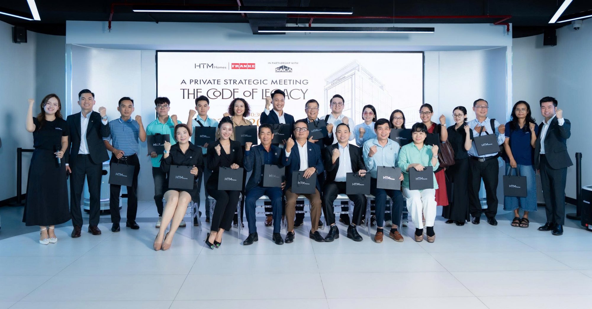 z7687613181240_a8b9df257a8c8a1bc332858f40f8cde7