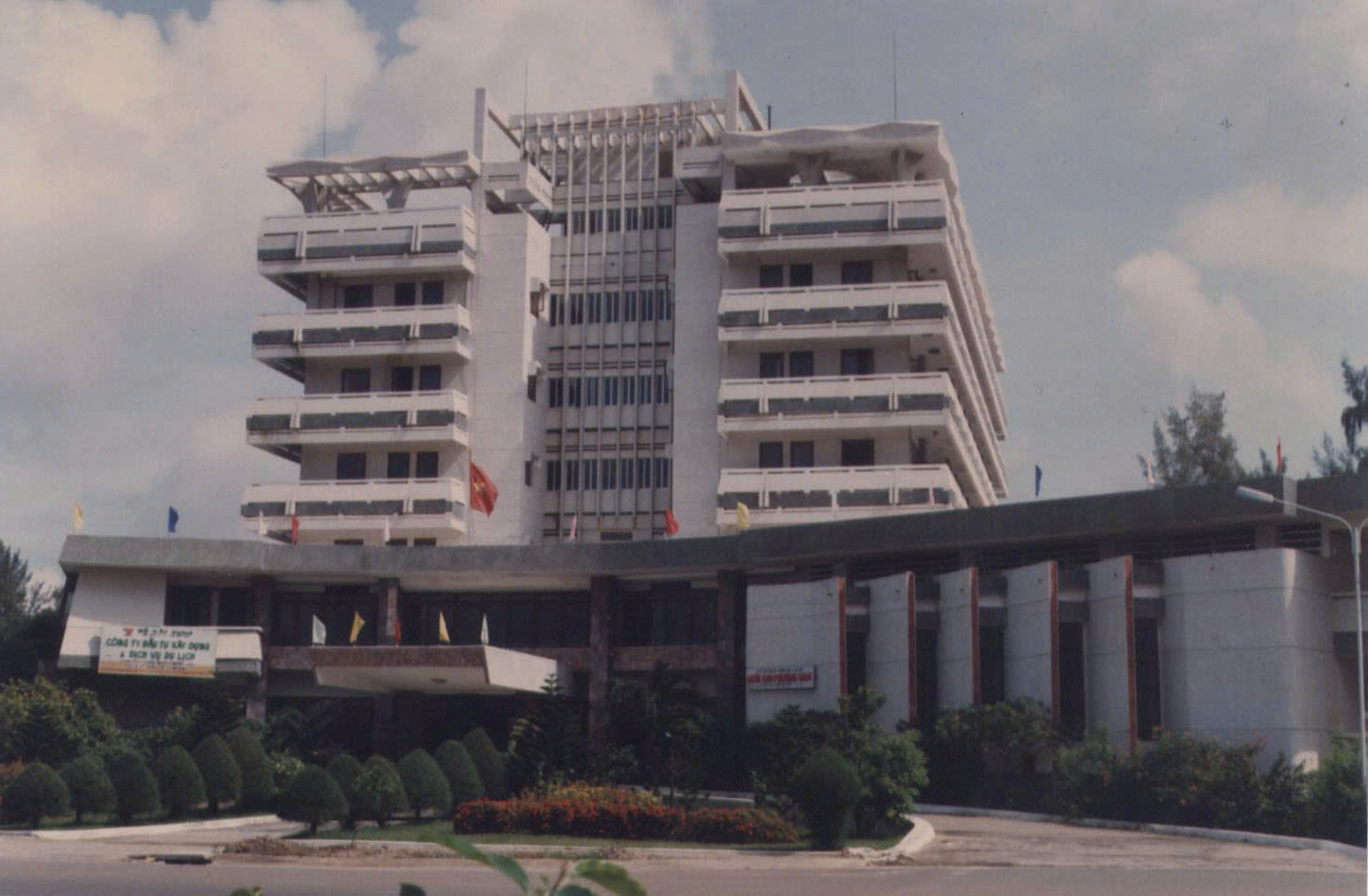 z6647768353806_d43319491bc6a491bc94f23646f283b0