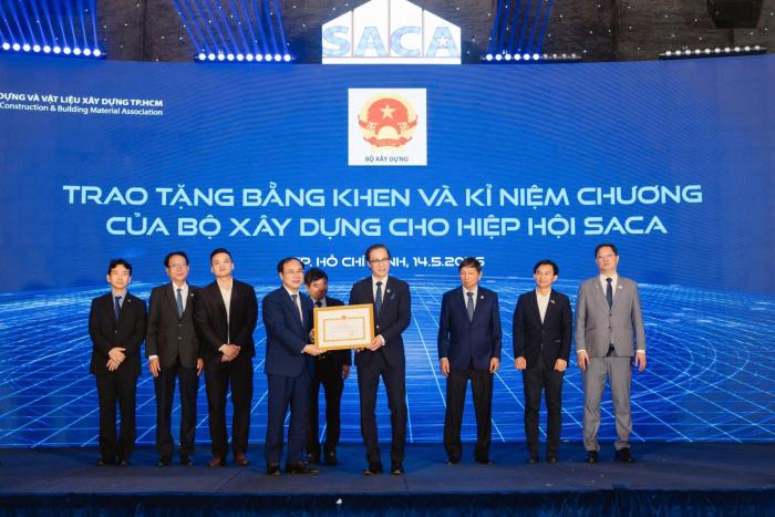 SACA ĐÓN NHẬN NHIỀU PHẦN THƯỞNG CAO QUÝ NHÂN KỶ NIỆM 35 NĂM THÀNH LẬP