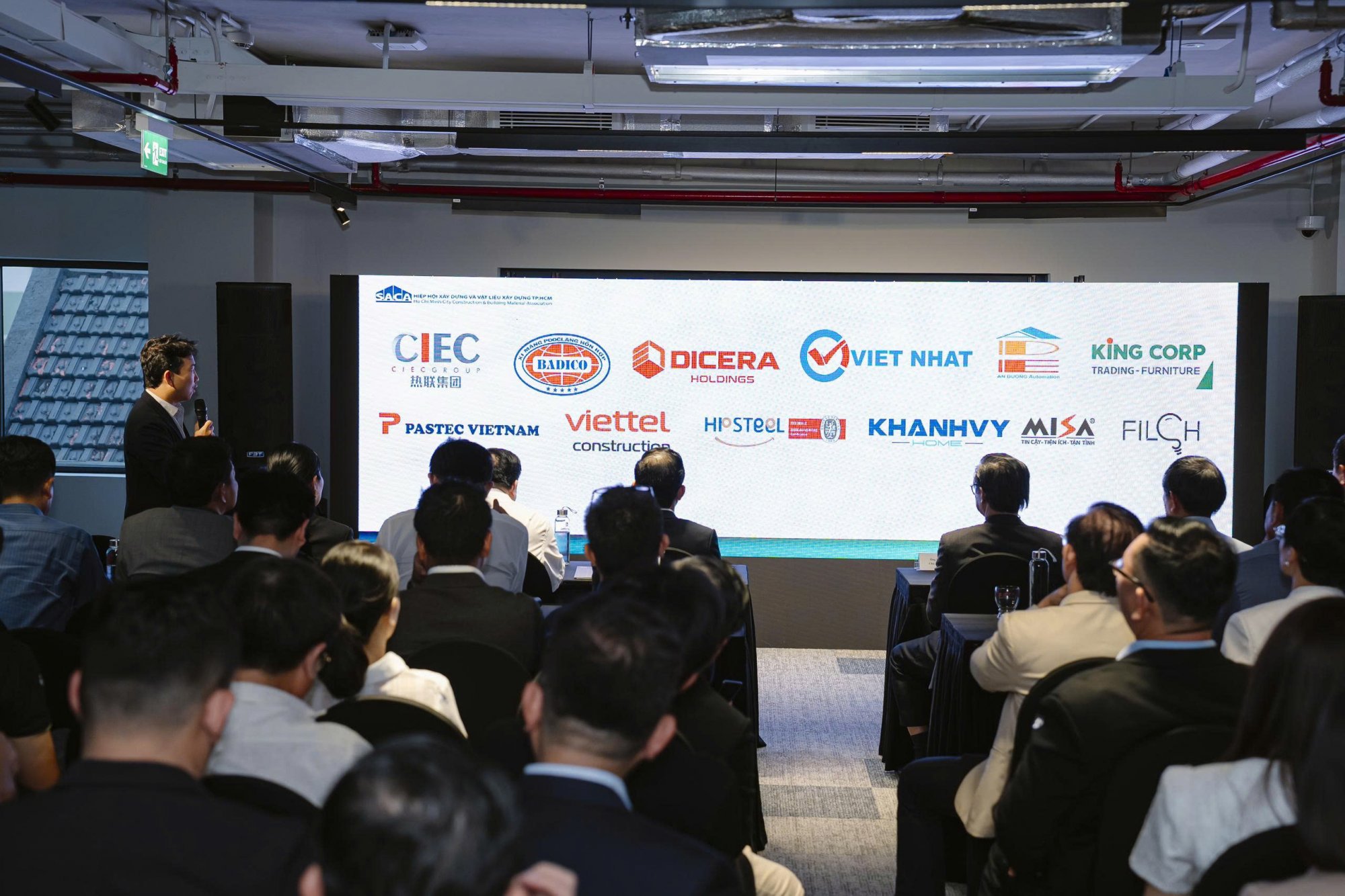 e1215ed910fd99a3c0ec22