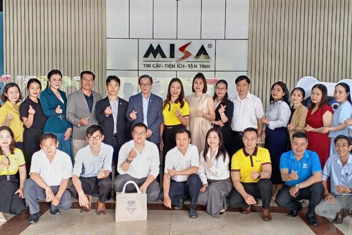 ĐOÀN HIỆP HỘI SACA VÀ HGBA THAM QUAN, TRẢI NGHIỆM ỨNG DỤNG AI TẠI CÔNG TY MISA