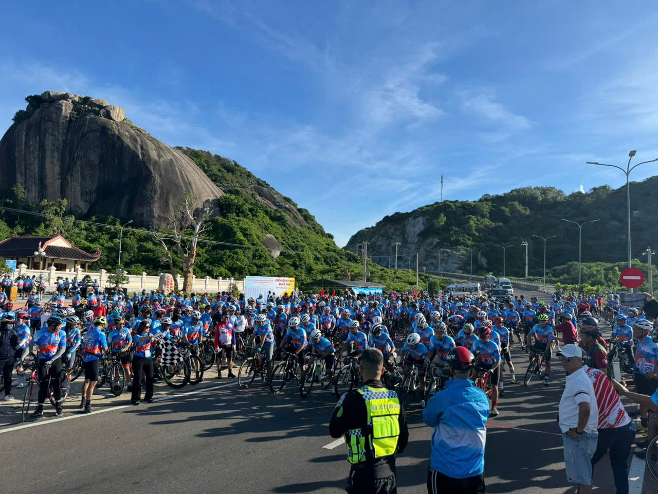 z6760315611573_747dc2713908f1abbe05b48a6100adaa