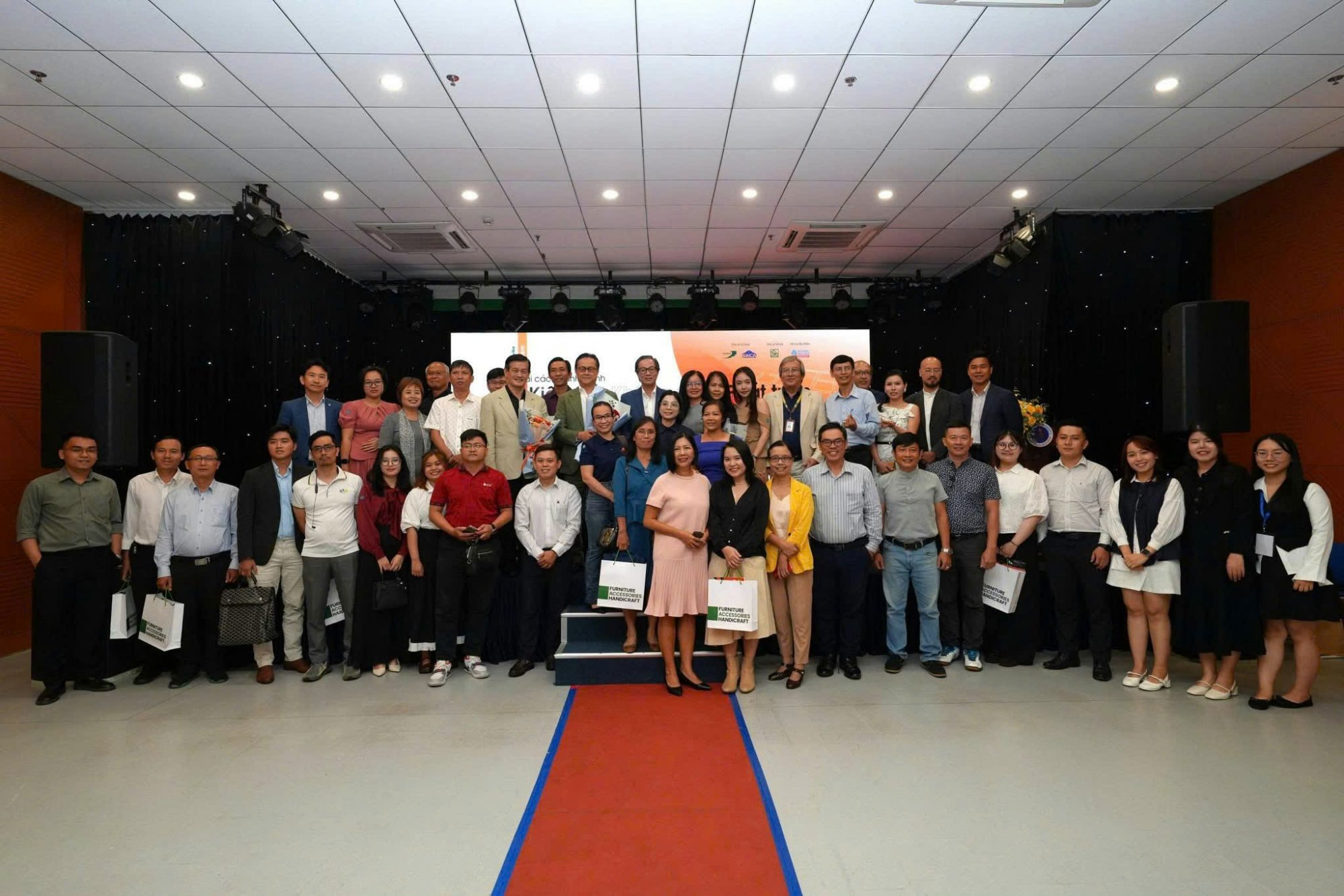 z6789121685307_2827f7b1236e434892dbc01d607be283