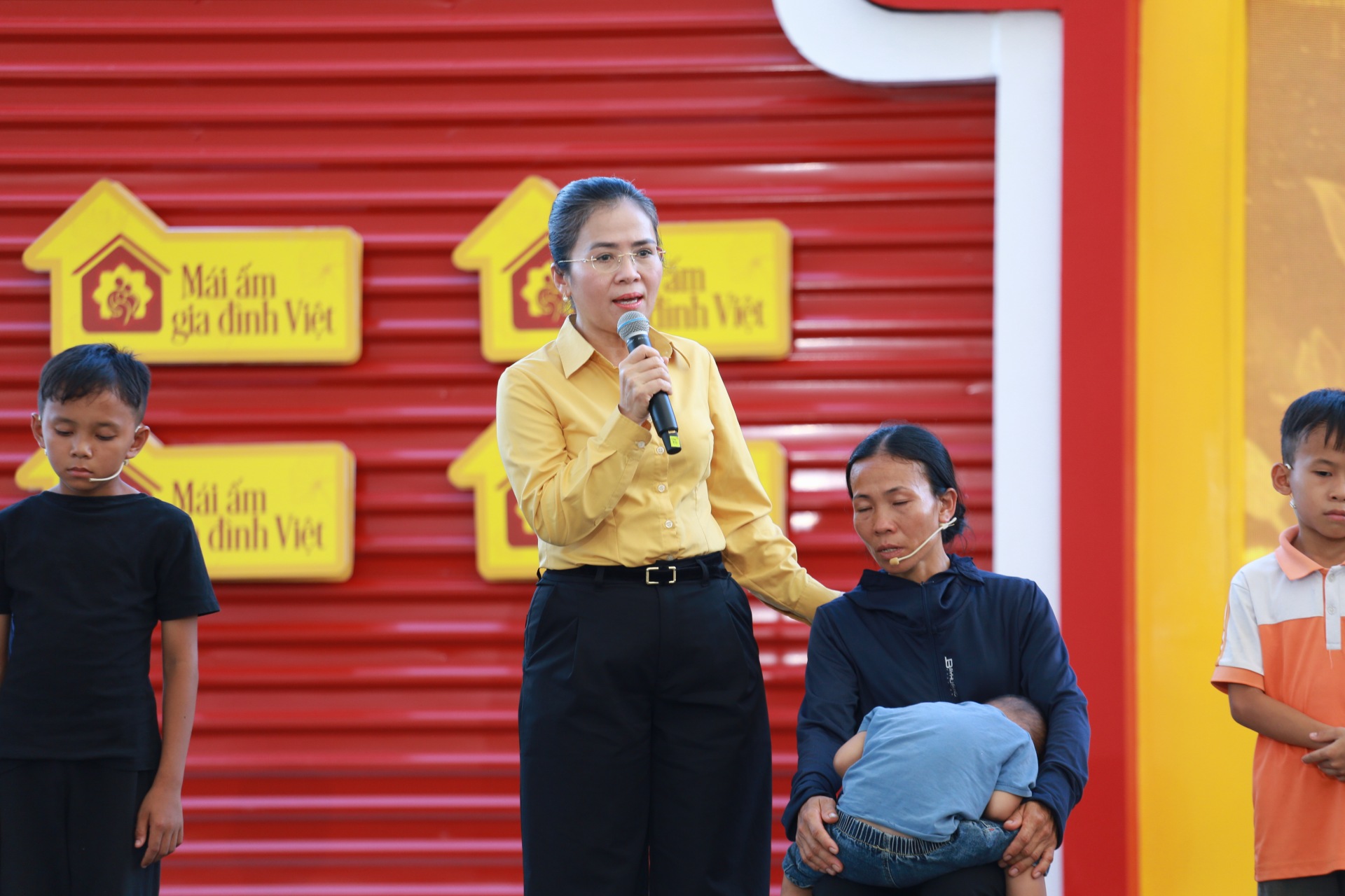 ba_Vo_ThY_Minh_Sinh_Pho_Bi_thY_TYnh_Yy_ChY_tYch_Yy_ban_MYt_trYn_TY_quYc_ViYt_Nam_tYnh_NghY_An1