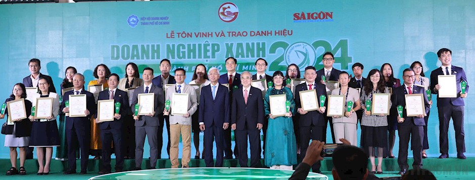 29-08-2024-ton-vinh-98-doanh-nghiep-xuat-sac-dat-danh-hieu-doanh-nghiep-xanh-tphcm-nam-2024-8E014162-details