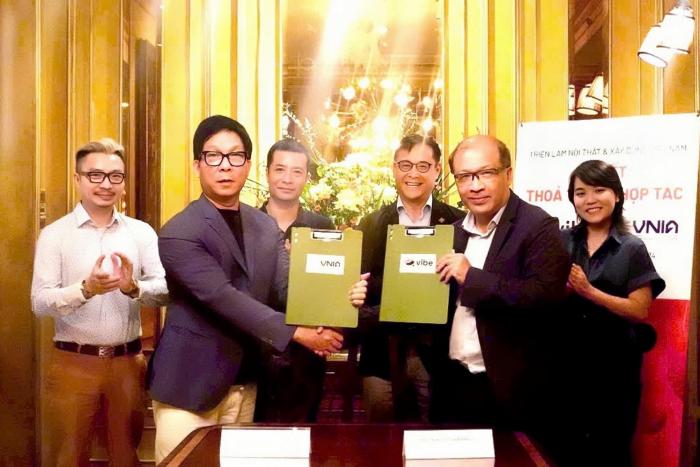 KÝ KẾT HỢP TÁC GIỮA HỘI NỘI THẤT VIỆT NAM & TRIỂN LÃM VIBE