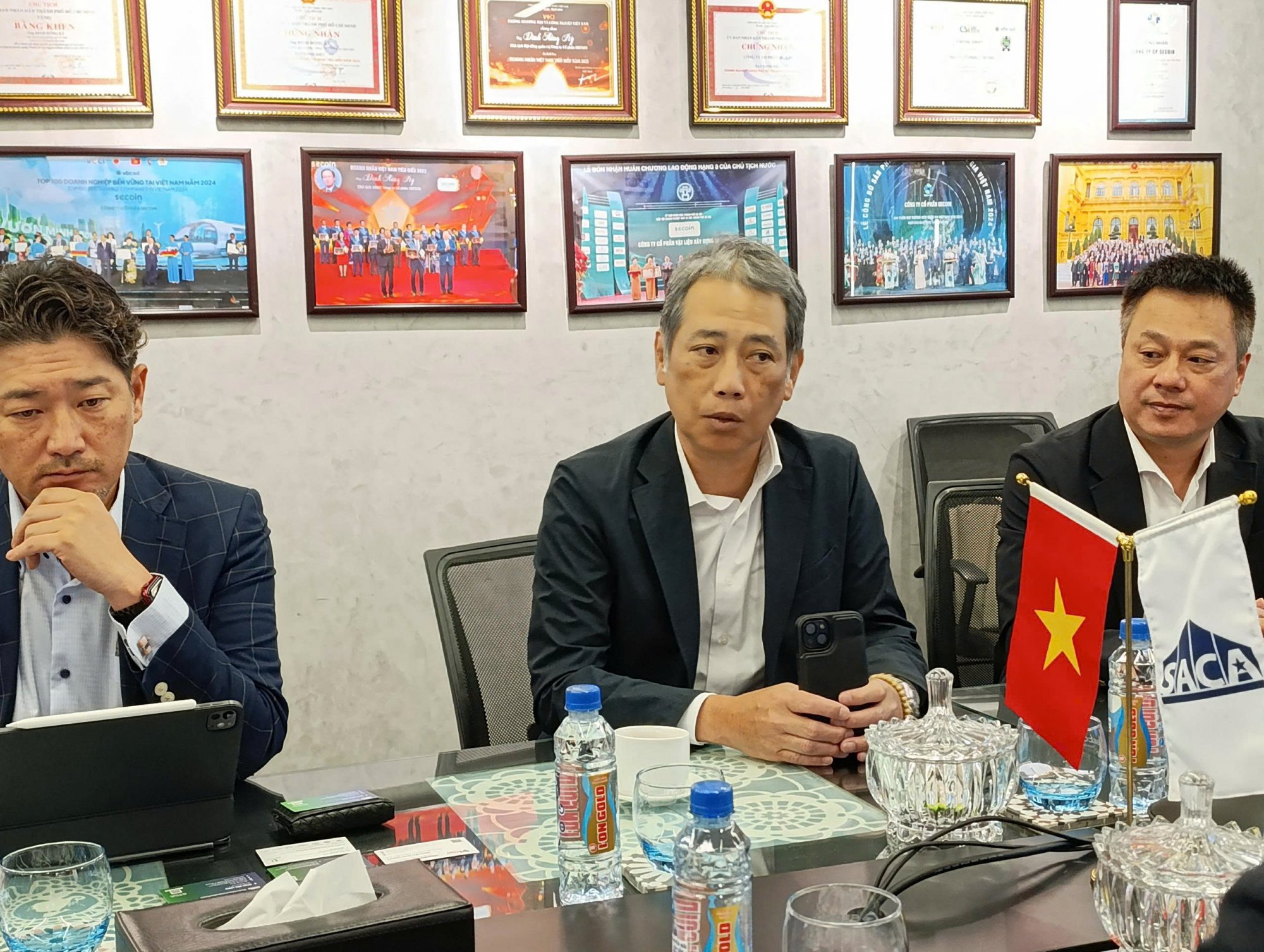 z6926106589960_17a27ab19c69d13cc125f402e821f5ec