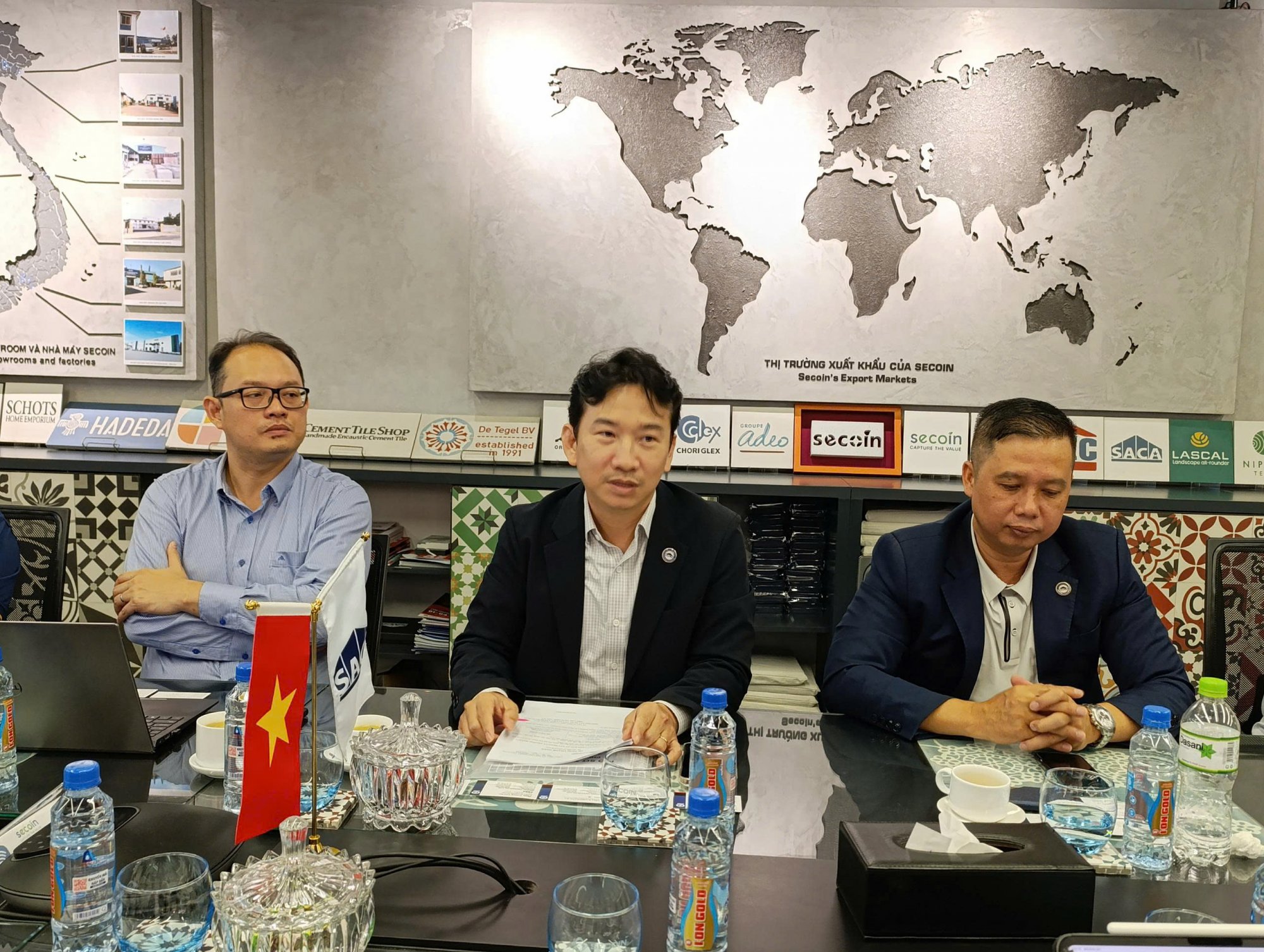 z6926106589975_5d6ff68c3101eef9c255a37377a9459b