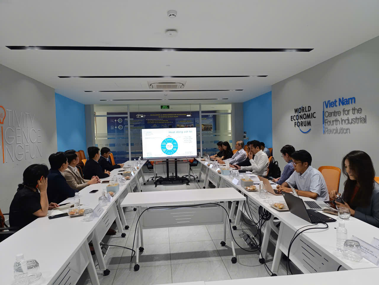 z6946697325478_6fb005eba11579ab3f7402a61ad47bee