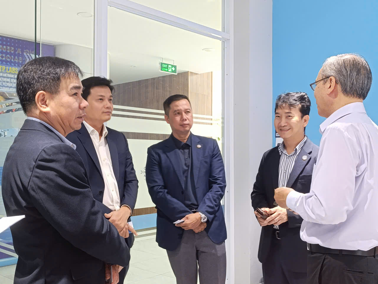 z6946698030829_a1e7147d9a375378666779dbc191947b