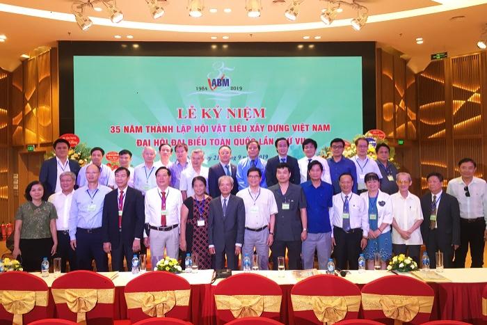 Ông Đinh Hồng Kỳ - Phó Chủ tịch Thường trực kiêm TTK SACA được bầu là Phó Chủ tịch Hội VLXD Việt Nam nhiệm kỳ (2019-20204)