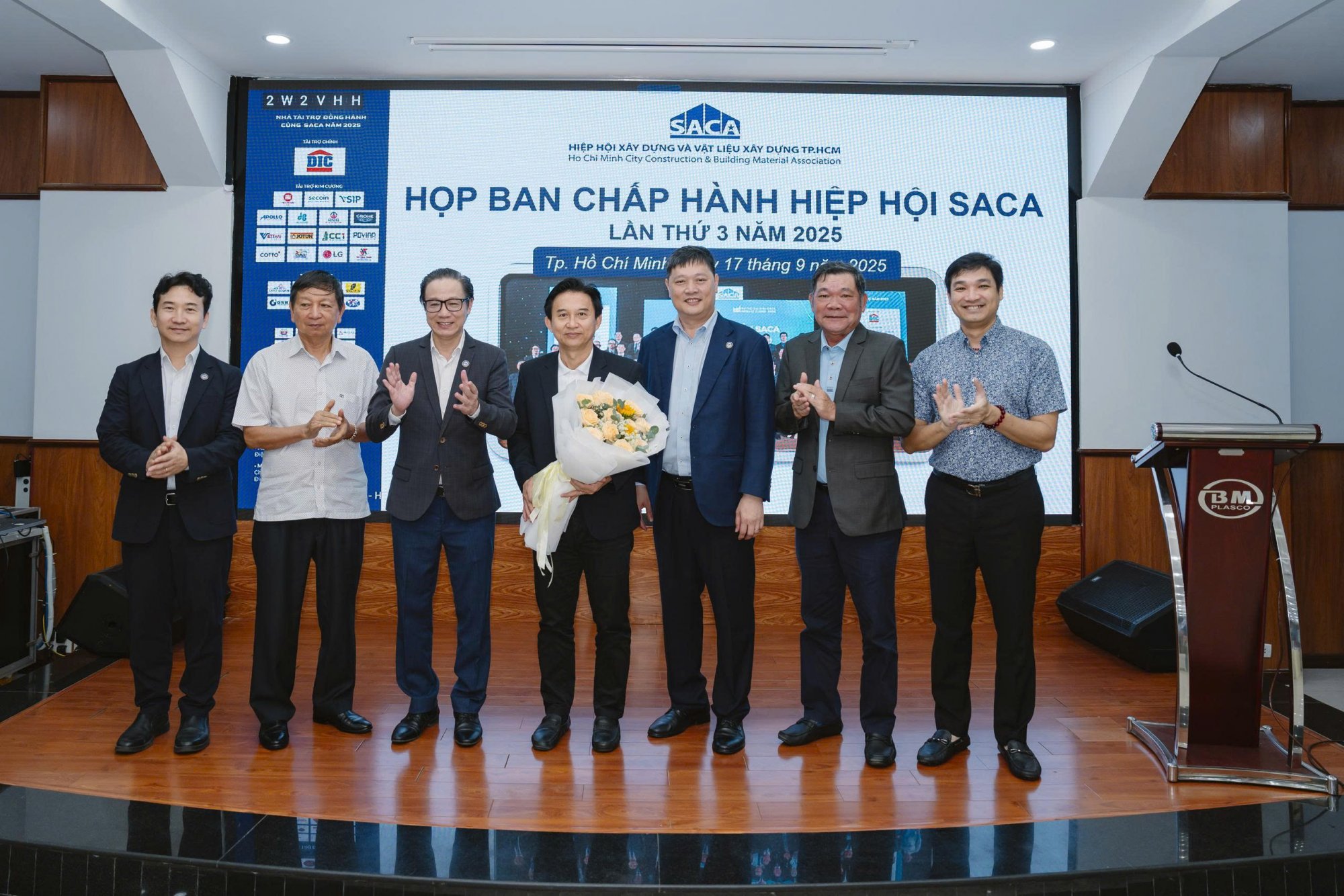 z7023696489072_3823e1d599456bf1e15a87e2b877eb53