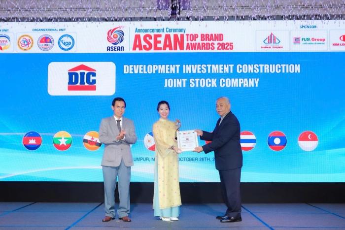 TẬP ĐOÀN DIC NHẬN GIẢI THƯỞNG TOP 10 THƯƠNG HIỆU UY TÍN HÀNG ĐẦU ASEAN 2025