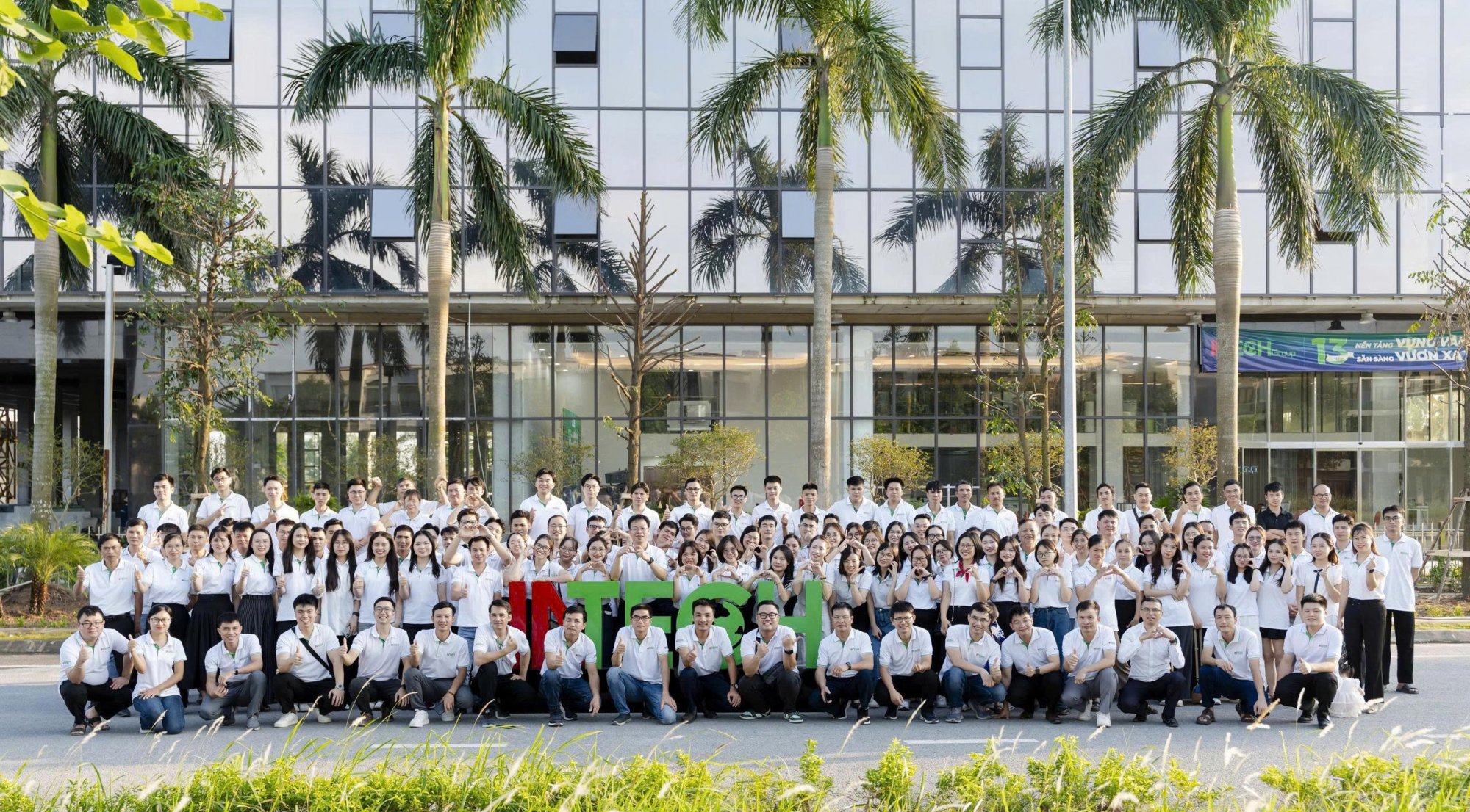 TYp_thY_can_bY_nhan_vien_INTECH_Group_tYi_nha_may_INTECH