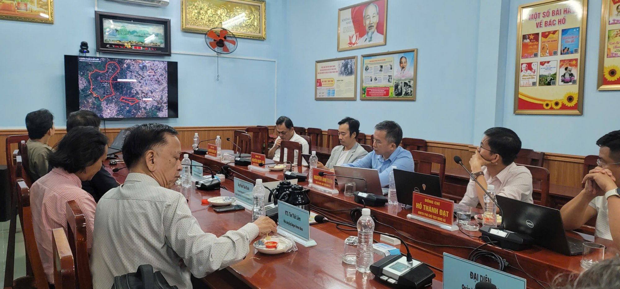 z7290180075843_deb00eaa7a10750831abe56a6de50707